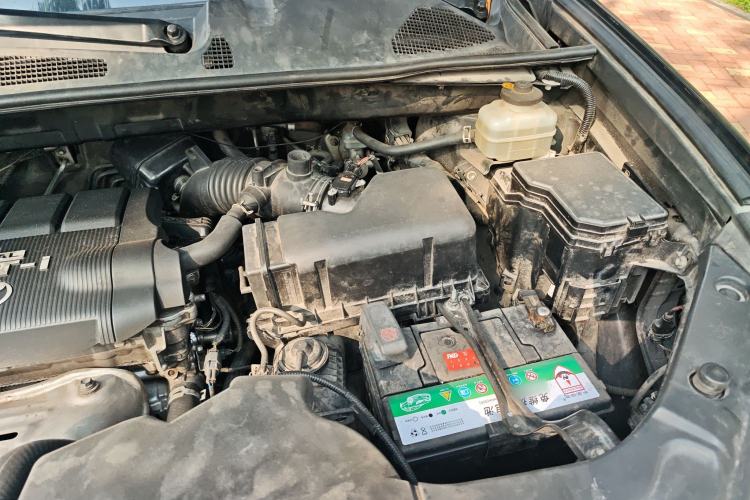 Used Toyota Highlander 2012 2.7L Two-Wheel Drive 7-Seater Luxury Edition Engine Bay Left