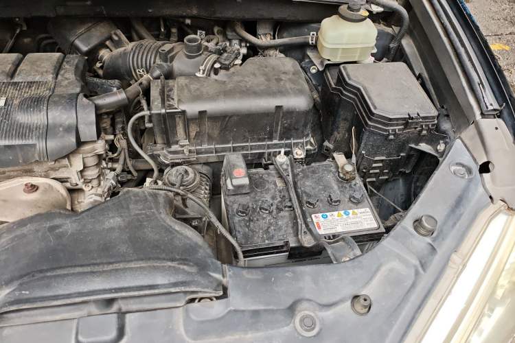 Used Toyota Highlander 2012 2.7L Two-Wheel Drive 7-Seater Luxury Edition Engine Bay Left
