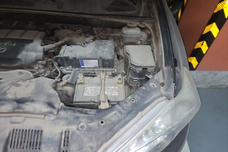 Used Toyota Highlander 2012 2.7L Two-Wheel Drive 7-Seater Elite Edition Engine Bay Left