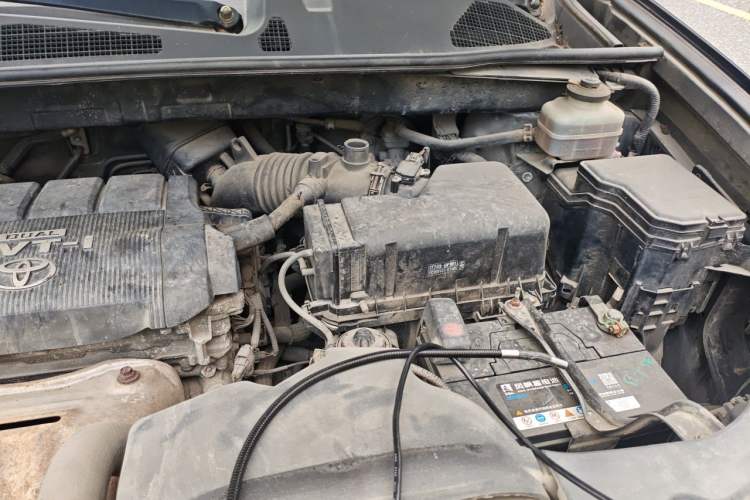 Used Toyota Highlander 2012 2.7L Two-Wheel Drive 7-Seater Luxury Edition Engine Bay Left