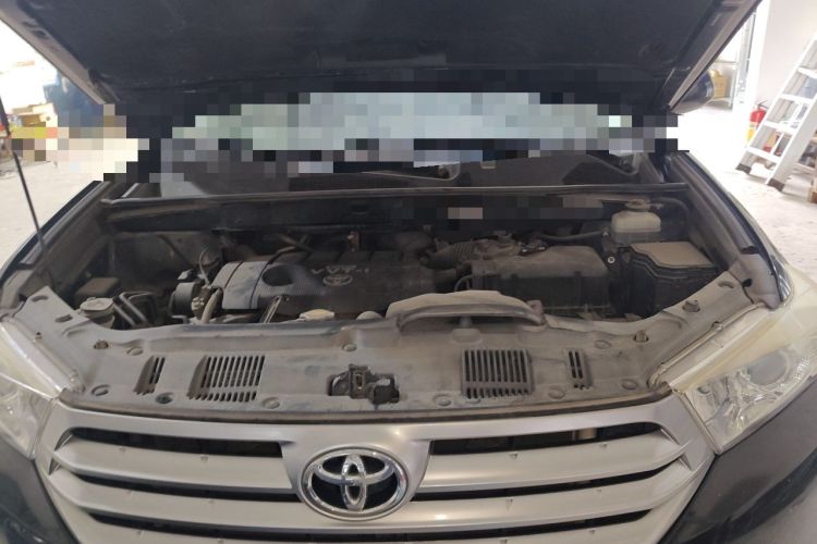 Used Toyota Highlander 2012 2.7L Two-Wheel Drive 7-Seater Luxury Edition Engine Bay