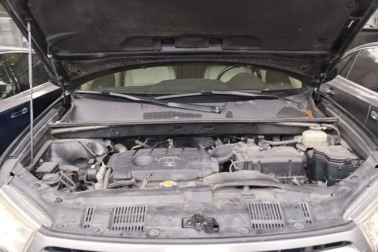 Used Toyota Highlander 2012 2.7L Two-Wheel Drive 7-Seater Luxury Edition Engine Bay