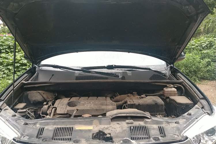 Used Toyota Highlander 2012 2.7L Two-Wheel Drive 7-Seater Luxury Edition Engine Bay