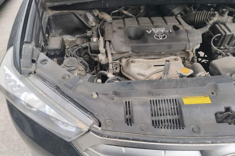 Used Toyota Highlander 2012 2.7L Two-Wheel Drive 7-Seater Luxury Edition Engine Bay Right