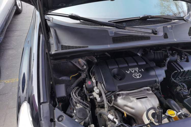 Used Toyota Highlander 2012 2.7L Two-Wheel Drive 7-Seater Luxury Edition Engine Bay Right