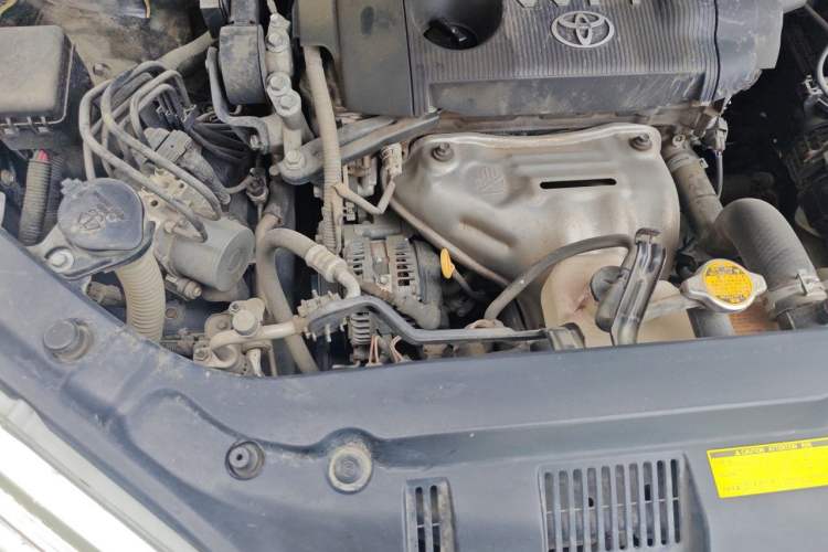 Used Toyota Highlander 2012 2.7L Two-Wheel Drive 7-Seater Luxury Edition Engine Bay Right