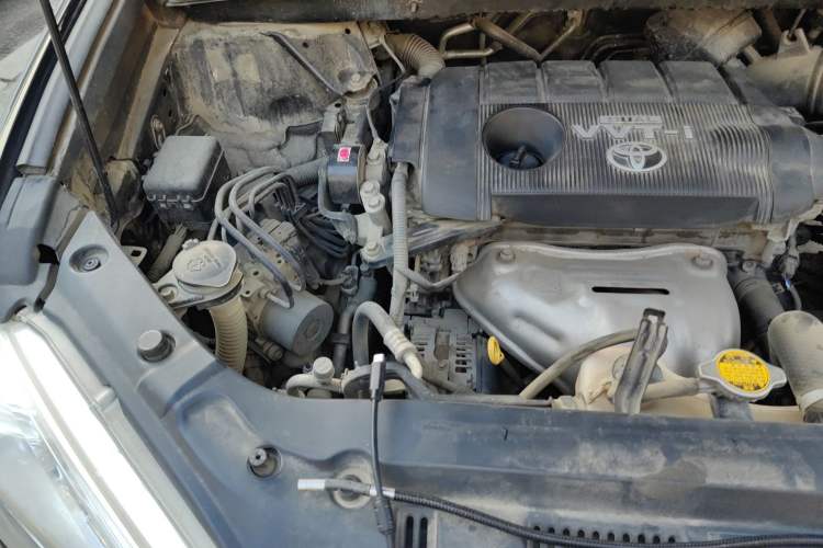 Used Toyota Highlander 2012 2.7L Two-Wheel Drive 7-Seater Luxury Edition Engine Bay Right