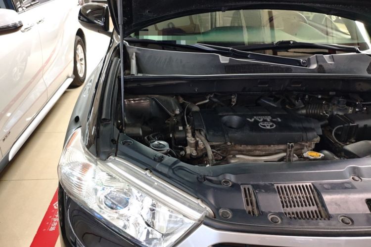 Used Toyota Highlander 2012 2.7L Two-Wheel Drive 7-Seater Luxury Edition Engine Bay Right