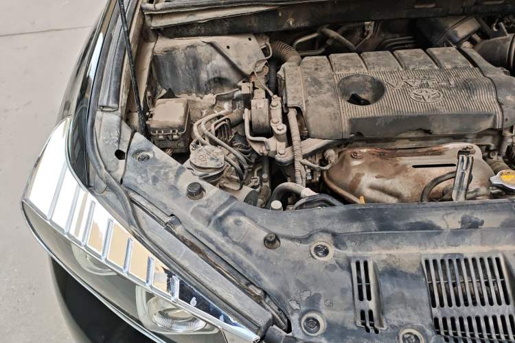 Used Toyota Highlander 2012 2.7L Two-Wheel Drive 7-Seater Luxury Edition Engine Bay Right