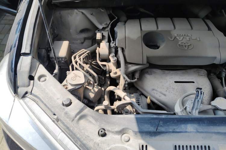 Used Toyota Highlander 2012 2.7L Two-Wheel Drive 7-Seater Luxury Edition Engine Bay Right