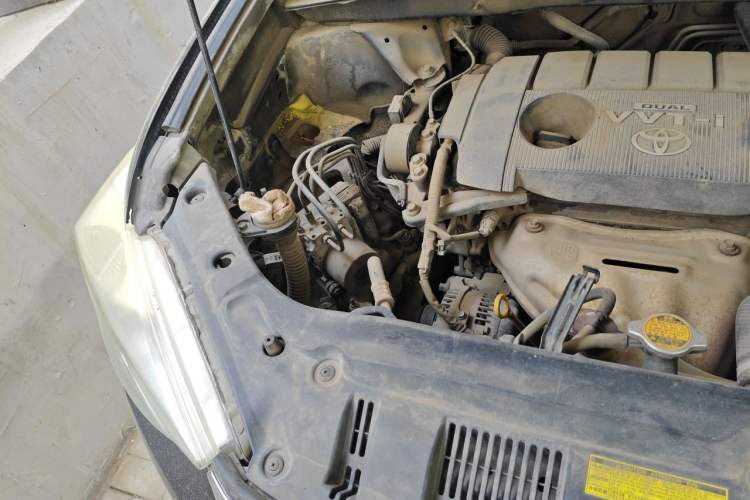 Used Toyota Highlander 2012 2.7L Two-Wheel Drive 5-Seater Sport Edition Engine Bay Right