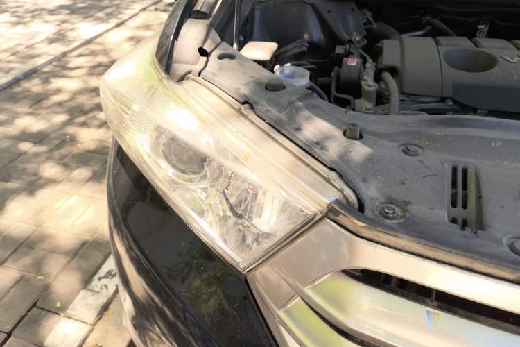 Used Toyota Highlander 2012 2.7L Two-Wheel Drive 7-Seater Luxury Edition Engine Bay Right