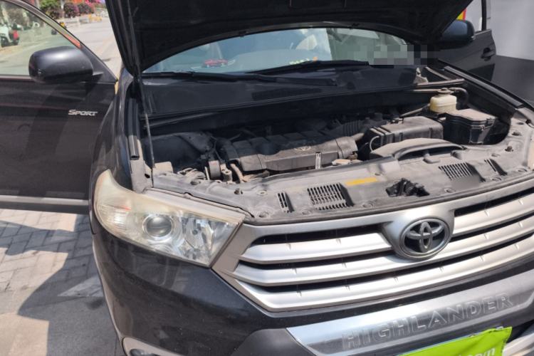 Used Toyota Highlander 2012 2.7L Two-Wheel Drive 7-Seater Luxury Edition Engine Bay Right