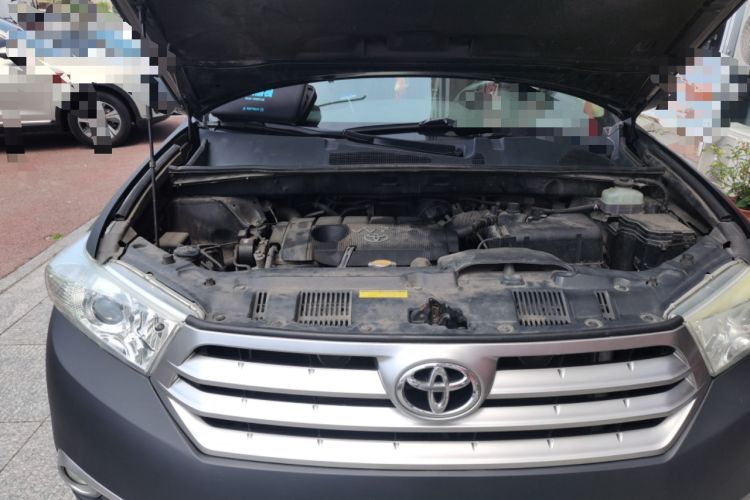 Used Toyota Highlander 2012 2.7L Two-Wheel Drive 7-Seater Luxury Edition Engine Bay Right