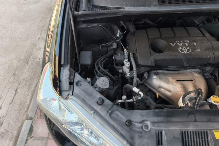 Used Toyota Highlander 2012 2.7L Two-Wheel Drive 7-Seater Luxury Edition Engine Bay Right