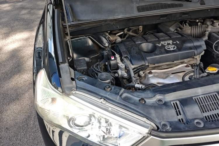 Used Toyota Highlander 2012 2.7L Two-Wheel Drive 7-Seater Elite Edition Engine Bay Right