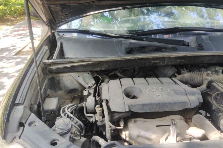Used Toyota Highlander 2012 2.7L Two-Wheel Drive 7-Seater Luxury Edition Engine Bay Right