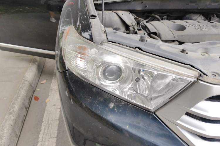 Used Toyota Highlander 2012 2.7L Two-Wheel Drive 7-Seater Elite Edition Engine Bay Right