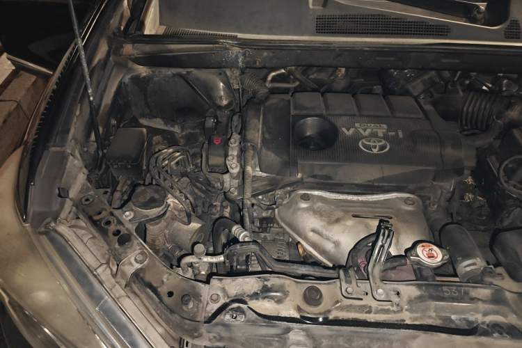 Used Toyota Highlander 2012 2.7L Two-Wheel Drive 7-Seater Elite Edition Engine Bay Right
