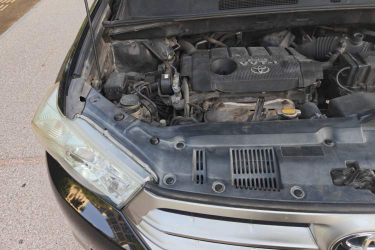 Used Toyota Highlander 2012 2.7L Two-Wheel Drive 7-Seater Elite Edition Engine Bay Right
