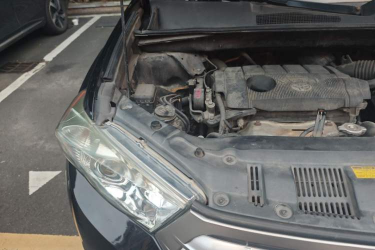 Used Toyota Highlander 2012 2.7L Two-Wheel Drive 7-Seater Luxury Edition Engine Bay Right