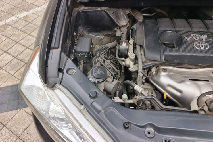 Used Toyota Highlander 2012 2.7L Two-Wheel Drive 7-Seater Luxury Edition Engine Bay Right