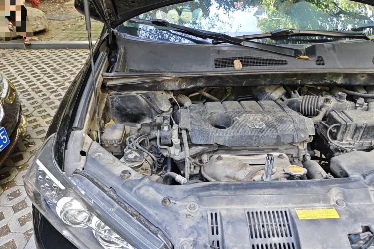 Used Toyota Highlander 2012 2.7L Two-Wheel Drive 7-Seater Luxury Edition Engine Bay Right