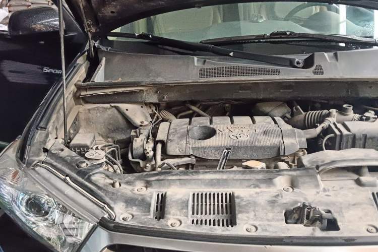Used Toyota Highlander 2012 2.7L Two-Wheel Drive 7-Seater Luxury Edition Engine Bay Right
