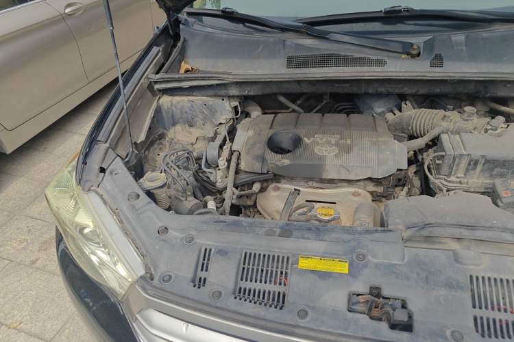Used Toyota Highlander 2012 2.7L 2WD 5-Seater Elite Edition Engine Bay Right