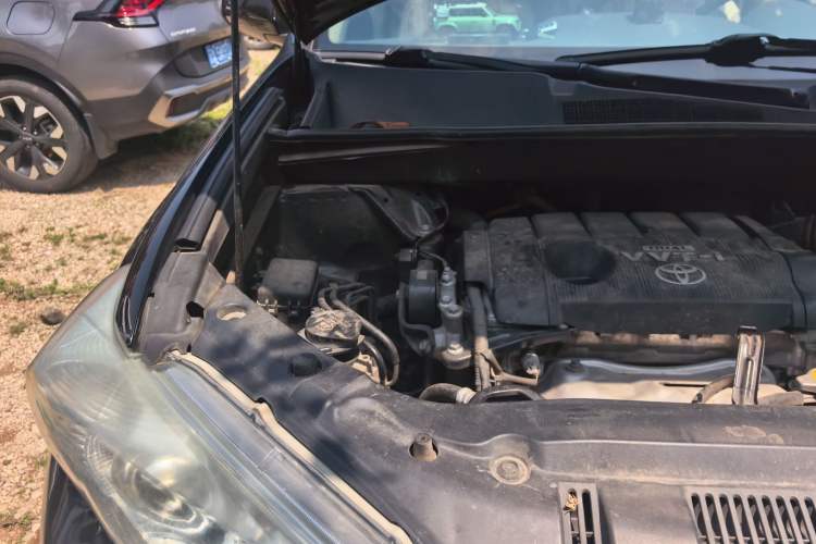 Used Toyota Highlander 2012 2.7L Two-Wheel Drive 7-Seater Luxury Edition Engine Bay Right