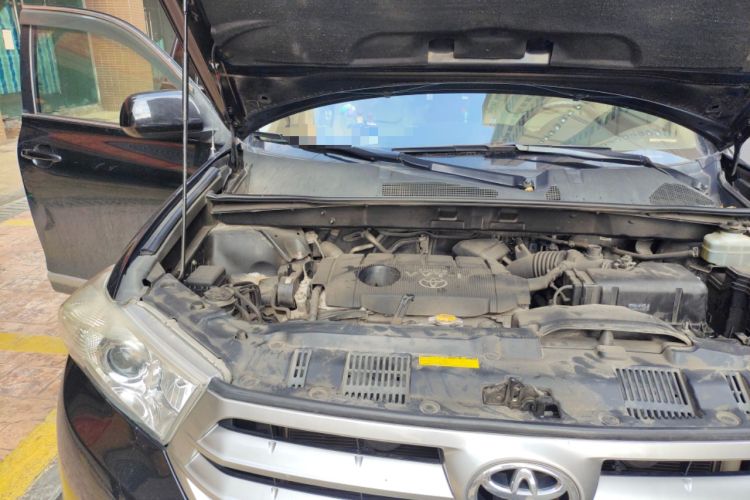 Used Toyota Highlander 2012 2.7L Two-Wheel Drive 7-Seater Elite Edition Engine Bay Right
