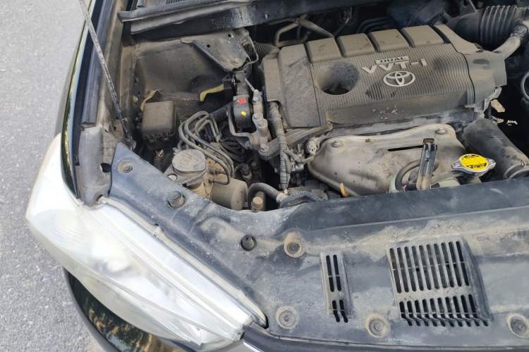Used Toyota Highlander 2012 2.7L Two-Wheel Drive 7-Seater Ultimate Edition Engine Bay Right