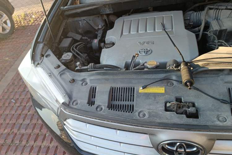 Used Toyota Highlander 2012 3.5L 4x4 7-Seater Luxury Edition Engine Bay Right