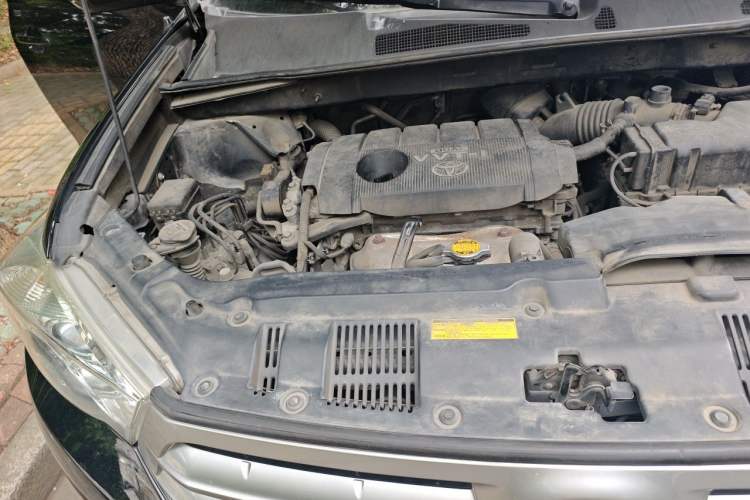 Used Toyota Highlander 2012 2.7L Two-Wheel Drive 7-Seater Elite Edition Engine Bay Right