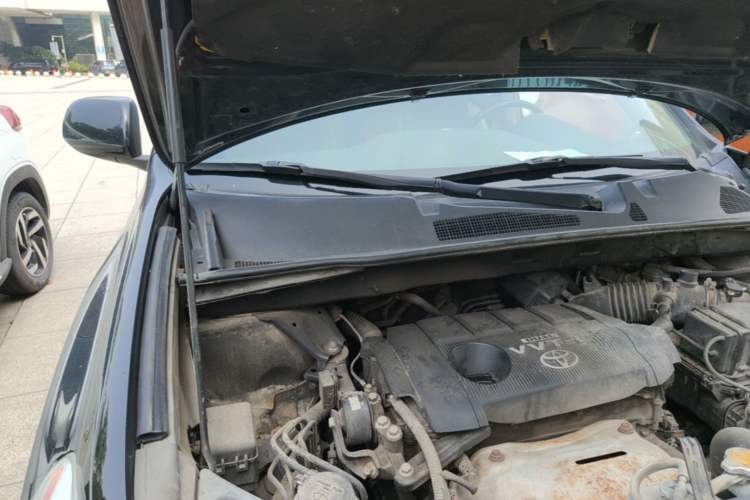 Used Toyota Highlander 2012 2.7L Two-Wheel Drive 7-Seater Luxury Edition Engine Bay Right