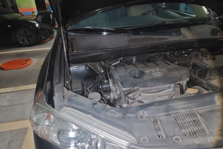 Used Toyota Highlander 2012 2.7L Two-Wheel Drive 7-Seater Luxury Edition Engine Bay Right