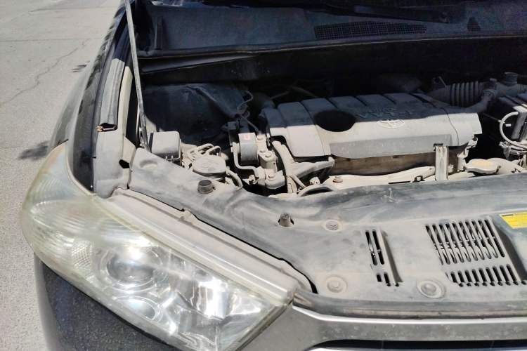 Used Toyota Highlander 2012 2.7L Two-Wheel Drive 7-Seater Luxury Edition Engine Bay Right