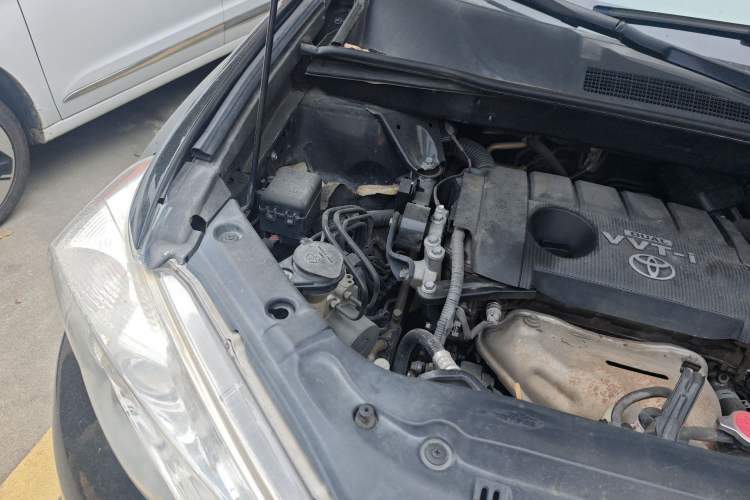 Used Toyota Highlander 2012 2.7L Two-Wheel Drive 7-Seater Luxury Edition Engine Bay Right