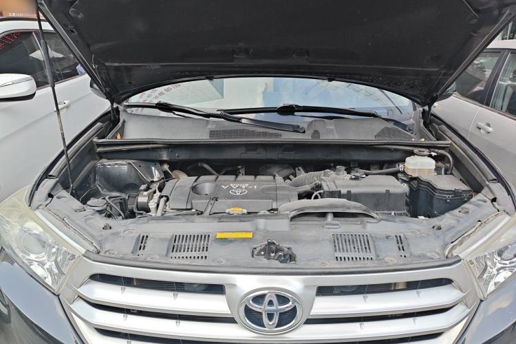 Used Toyota Highlander 2012 2.7L Two-Wheel Drive 5-Seater Sport Edition Engine Bay