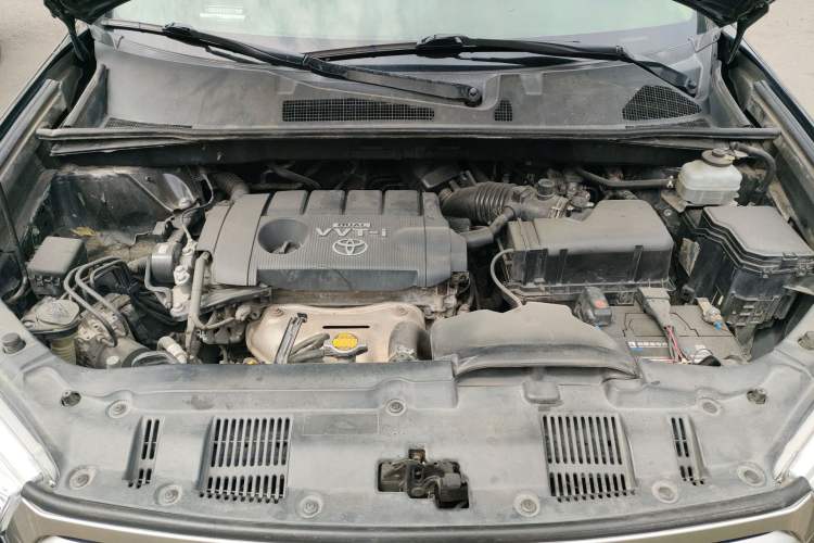 Used Toyota Highlander 2012 2.7L Two-Wheel Drive 7-Seater Luxury Edition Engine Bay