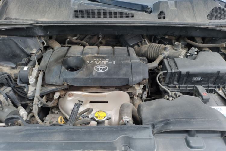 Used Toyota Highlander 2012 2.7L Two-Wheel Drive 7-Seater Luxury Edition Engine Bay