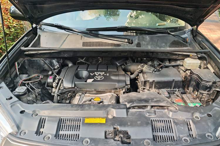 Used Toyota Highlander 2012 2.7L Two-Wheel Drive 7-Seater Luxury Edition Engine Bay