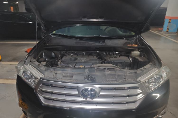 Used Toyota Highlander 2012 2.7L Two-Wheel Drive 7-Seater Luxury Edition Engine Bay