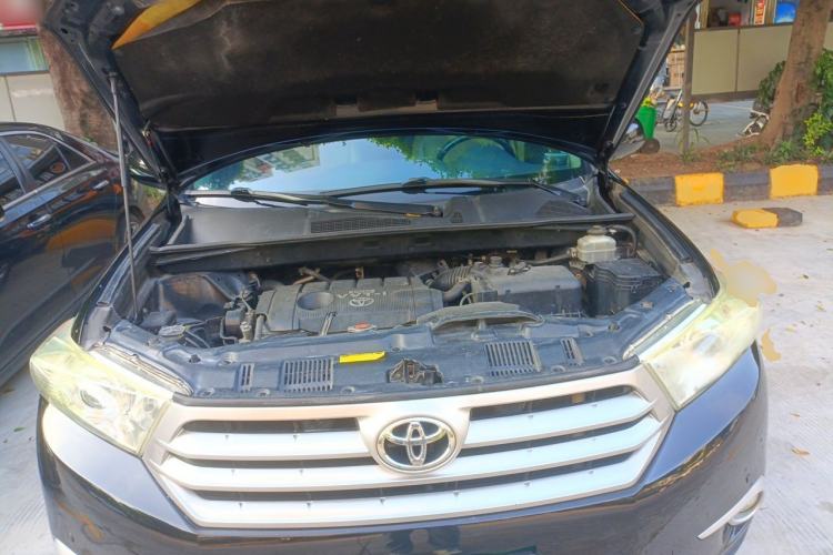 Used Toyota Highlander 2012 2.7L Two-Wheel Drive 7-Seater Luxury Edition Engine Bay