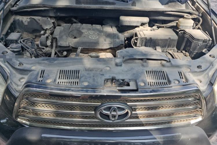 Used Toyota Highlander 2012 2.7L Two-Wheel Drive 7-Seater Luxury Edition Engine Bay