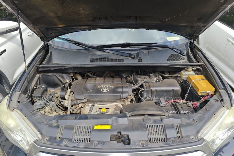 Used Toyota Highlander 2012 2.7L Two-Wheel Drive 7-Seater Luxury Edition Engine Bay