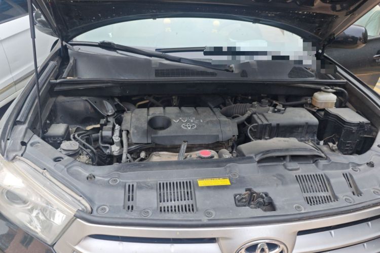Used Toyota Highlander 2012 2.7L Two-Wheel Drive 7-Seater Luxury Edition Engine Bay