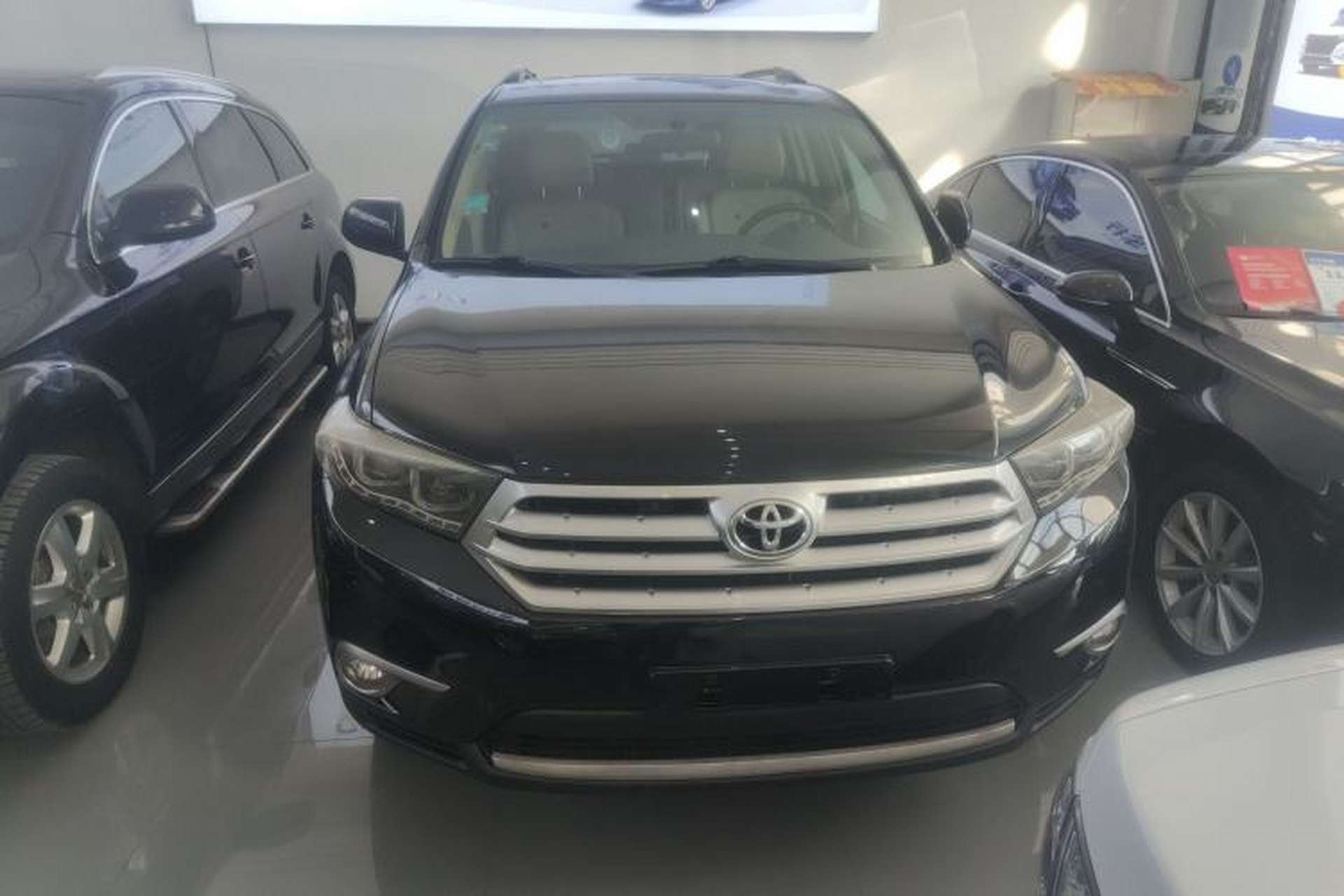Used Toyota Highlander 2012 2.7L Two-Wheel Drive 7-Seater Luxury Edition Exterior 1