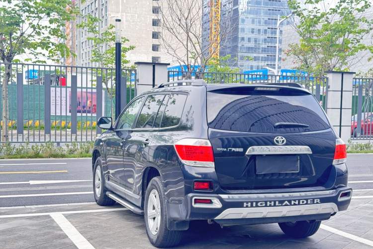 Used Toyota Highlander 2012 2.7L Two-Wheel Drive 7-Seater Elite Edition Exterior 3