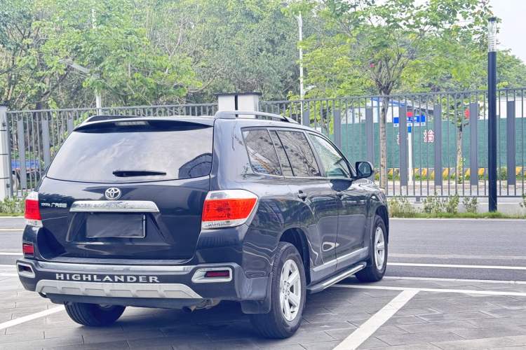 Used Toyota Highlander 2012 2.7L Two-Wheel Drive 7-Seater Elite Edition Exterior 5
